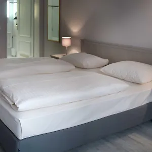 *** Hotel Deutsches Theater Germany