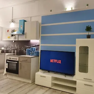https://central-lichtenberger-apartment-for-6-people.find-berlin-hotels.com